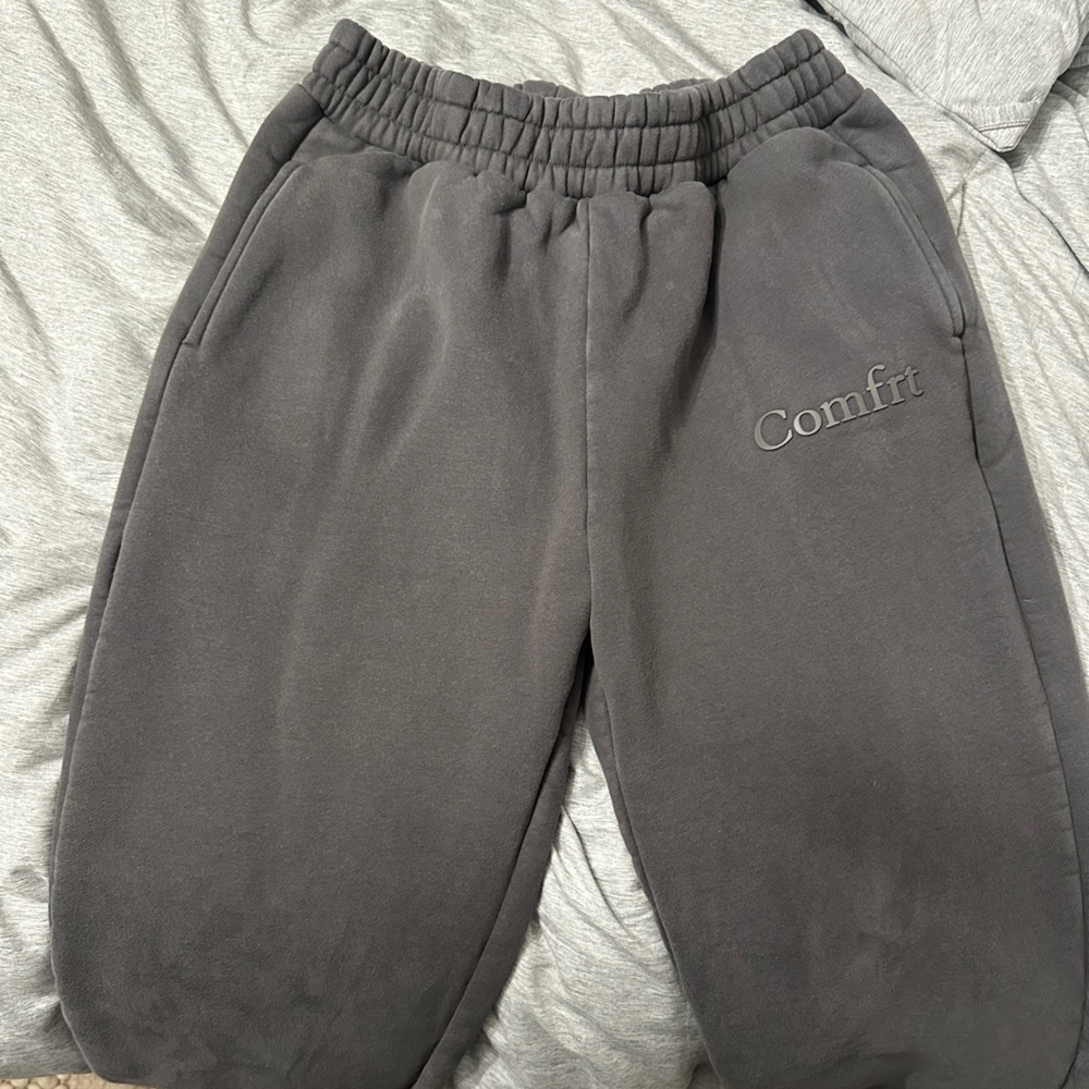 Comfrt Men's Gray Sweatpants